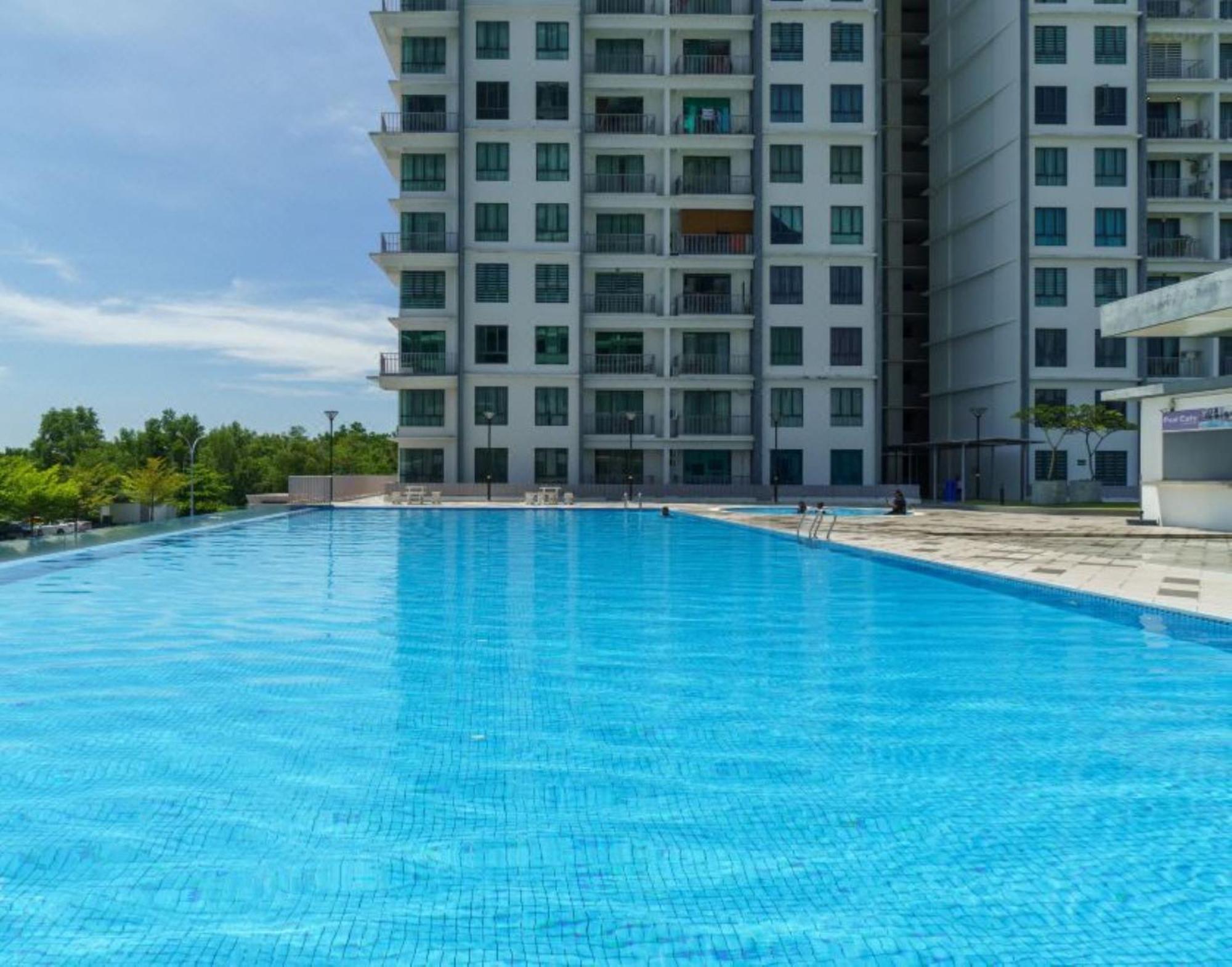 3 Bedroom Izz Casa Kayangan Apartment *